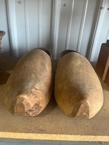lot 25 image: wood Shoes