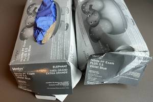 lot 58 image: Ventyv Nitrile PF Exam PLUS 3.5 Violet Blue Gloves Extra Large