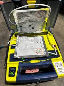 lot 6 image: Cardiac Science Powerheart G3 AED