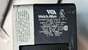 lot 18 image: Welch Allyn Exam Light Box with light arm 44830