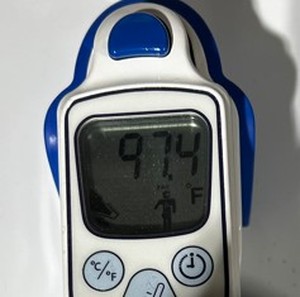 lot 21 image: Medtronic  Covidien - Ke303000 - Genius 2 Tympanic Thermometer and Base