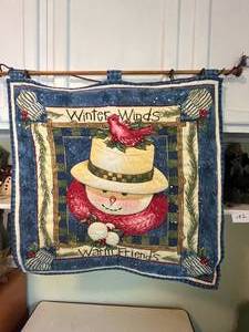 lot 157 image: Level 4 - Vintage Winter Winds Warm Friends Wall Hanging Quilt