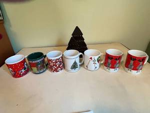 lot 158 image: Level 4 - Lot of 7 Christmas-Themed Mugs and Tree Decoration