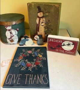 lot 163 image: Level 4 - Assorted Christmas & Thanksgiving Decorative Items