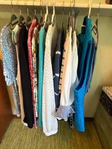 lot 360 image: Level 4 - Assorted Womens Clothing Lot - Tops and Vests, Sizes XL - 3X