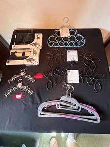 lot 362 image: Level 4 - Lot of Assorted Closet and Hanging Organizers - Umbra, Multi-use, and Decorative Hooks