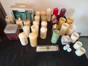 lot 363 image: Level 4 - Large Assortment of Candles - Various Styles and Sizes