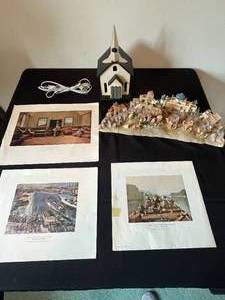 lot 385 image: Level 4 - Decorative Artwork Prints and Nativity Scene Set