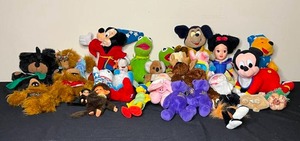 lot 64 image: Level 4 - Lot of Assorted VTG Plush Toys - Various Characters