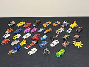 lot 72 image: Level 4 - Mixed Lot of Vintage Diecast Cars