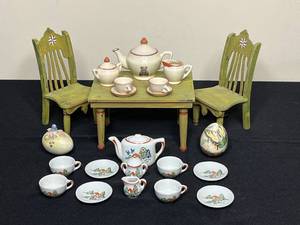 lot 81 image: Level 3 - Vintage DollPlay Tea Set with Wooden Table and Chairs