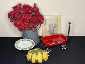 lot 87 image: Level 3 - Decorative Lot with Radio Flyer Miniature Wagon, Fitz and Floyd Plate, Floral Arrangement, and Corn Design Tureen