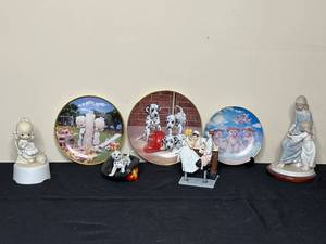 lot 89 image: Level 3 - Decorative Porcelain Figurines and Plates Collection