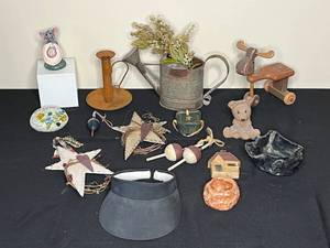 lot 92 image: Level 3 - Assorted Decorative Items and Collectibles Lot