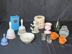 lot 116 image: Level 3 - Assorted Vintage Decorative Items and Collectibles