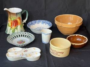 lot 119 image: Level 3 - Collection of Vintage Ceramic and Pottery Pieces