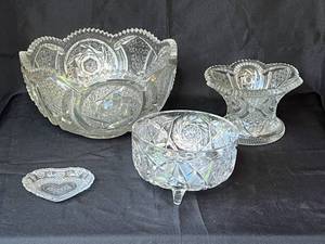 lot 120 image: Level 3 - Lot of Vintage Beautiful Cut Glass Crystal Bowls and Dish