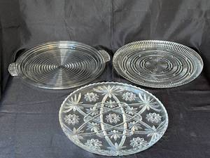 lot 126 image: Level 3 - Set of 3 Vintage Glass Serving Platters