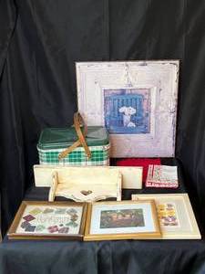 lot 148 image: Level 3 - Mixed Lot of Home Decor Items and Picture Frames