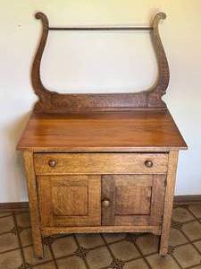 lot 246 image: Level 3 - Antique Wooden Wash Stand with Towel Bar
