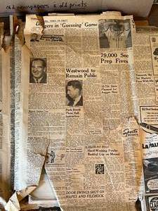lot 418 image: Level 2 - Vintage and Antique Newspapers and Prints