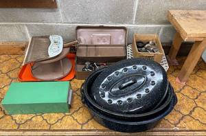 lot 24 image: Level 1 - Assorted Vintage Kitchen and Workshop Items Lot