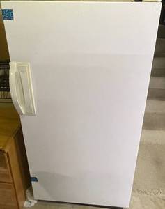 lot 251 image: Level 1 - Kenmore Upright Freezer 14 Cu Ft
