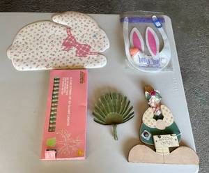 lot 278 image: Garage - Easter and Spring Decor Assortment