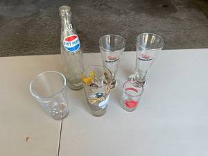 lot 280 image: Garage - Collection of Vintage and Themed Drinking Glasses