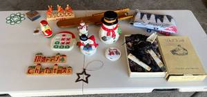 lot 282 image: Garage - Assorted Christmas Decorations and Crafts Lot