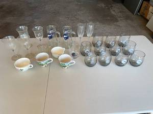 lot 284 image: Garage - Lot of Glassware Including NFL Themed Glasses and Coffee Cups