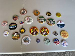 lot 288 image: Garage - Vintage and Collectible Pinback Buttons