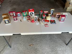 lot 289 image: Garage - Assorted Hallmark Keepsake Christmas Ornaments