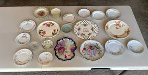 lot 292 image: Garage - Fun Lot of Assorted Vintage China Plates and Bowls