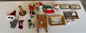 lot 293 image: Garage - Holiday and Decorative Home Decor Lot