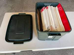 lot 315 image: Garage - Rubbermaid Storage Tote with Assorted Documents