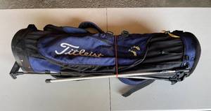 lot 324 image: Garage - Titleist Golf Bag with Stand