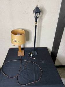 lot 347 image: Level 2 - Lot of Two Decorative Table Lamps