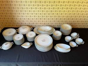lot 7 image: Level 3 - Large Set of Noritake China Dishware - Pattern 5566