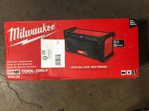 Milwaukee M18 18V Lithium-Ion Cordless Jobsite Radio  Customer Returns See Pictures