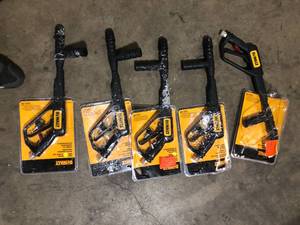 Lot of DEWALT Spray Gun with Side Assist Handle, M22 Connections for Cold Water 4500 PSI Pressure Washer, QC Adapter Included Customer Returns See Pictures