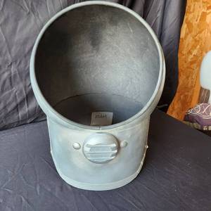 lot 8 image: Vintage Film Prop Space Helmet (1930s) from the film TAKE the MOON shot in 2008. Unique costume piece, one of a kind.