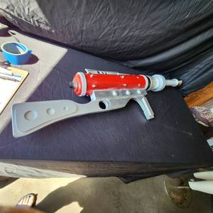 lot 13 image: Vintage 1930s Sci-Fi Ray-Gun Prop. Unique costume piece, one of a kind.