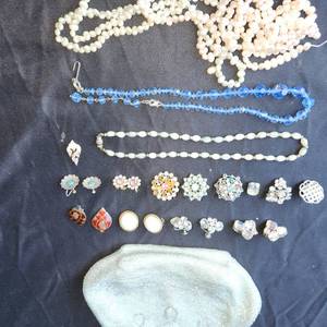 lot 43 image: Costume Jewelry as pictured