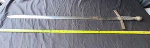 lot 98 image: Starfire Forge Broadsword as pictured. Reserve set at $100