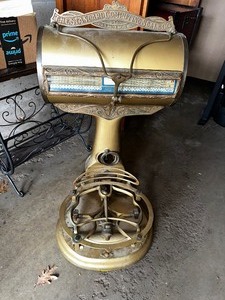 lot 117 image: Workingfunctioning antique computing scale as pictured