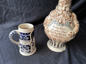 lot 84 image: Bier stein (pottery)
