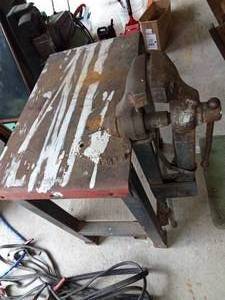 lot 304 image: Vintage Welding Table with Vintage Black Smith vise