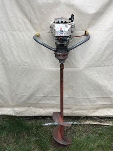 lot 36 image: 3 HP 8 gas ice auger
