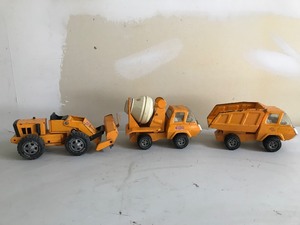 lot 46 image: Lot of 3 Vintage Tonka collectable toys